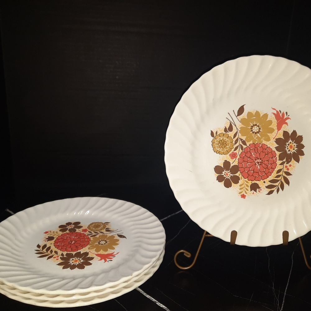 Vintage Scio pottery dinner plates